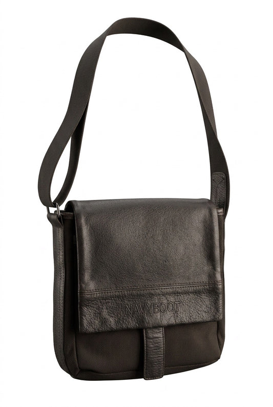 Sac en bandoulière Navyboot maroquinerie homme – Seconde main luxe – VestiaireFMR Genève Suisse