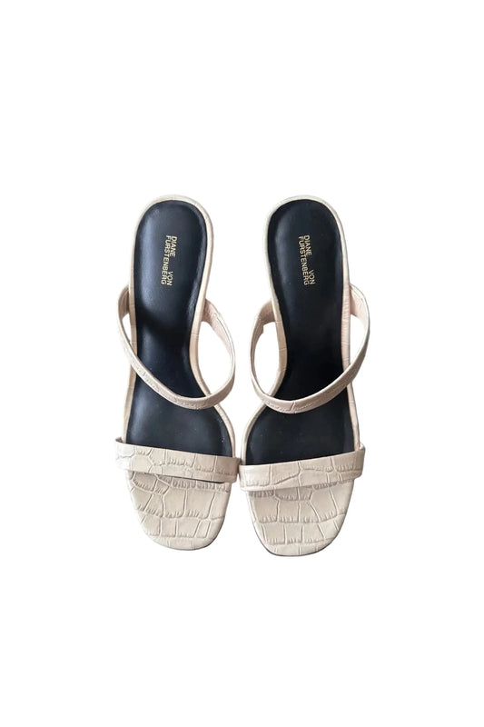 Sandales Diane von Furstenberg Vivienne, brides en cuir beige effet croco et intérieur noir — Seconde Main VestiaireFMR