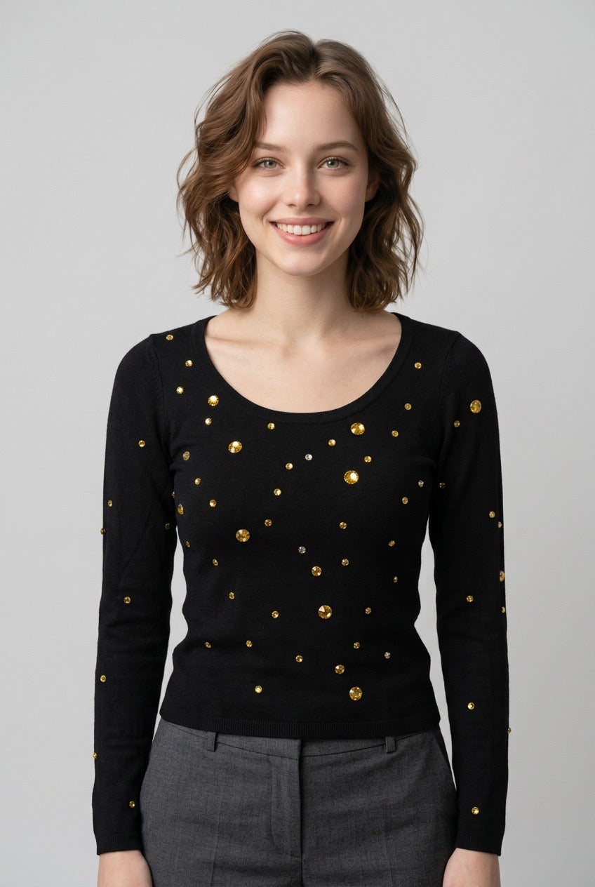 Femme de face portant un pull Sonia Rykiel x H&M vintage – Seconde main luxe – VestiaireFMR Genève Suisse