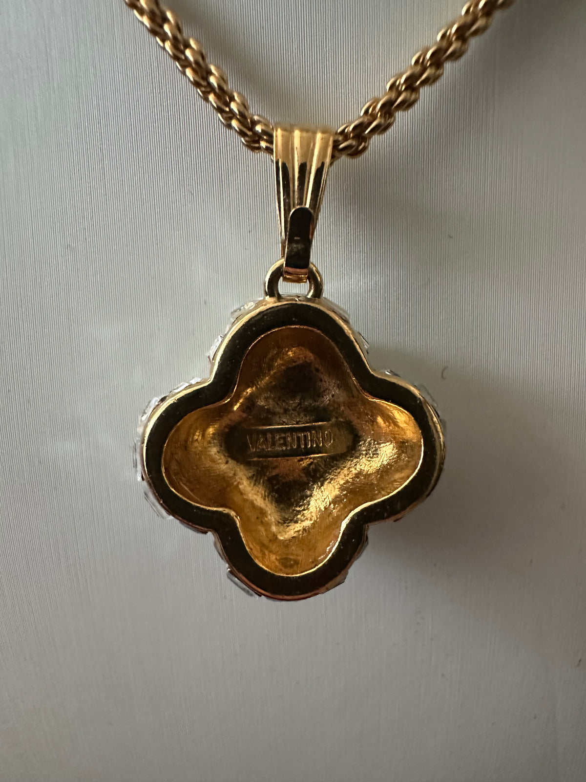 Valentino Garavani Collier Pendentif Vintage Cristaux Swarovski