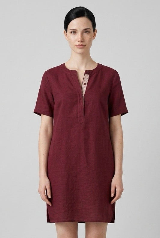 Femme portant une robe en lin bordeaux neuve Peter Hahn - Seconde main luxe - VestiaireFMR Genève Suisse