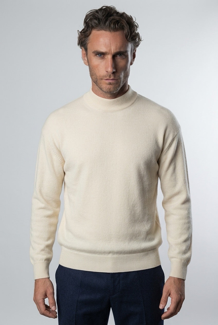 Pull Rodier vintage laine jaune sur mannequin homme – Seconde Main luxe – VestiaireFMR Genève Suisse