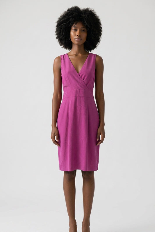 Femme portant une robe Apostrophe Paris vintage – Seconde main luxe – VestiaireFMR Genève Suisse