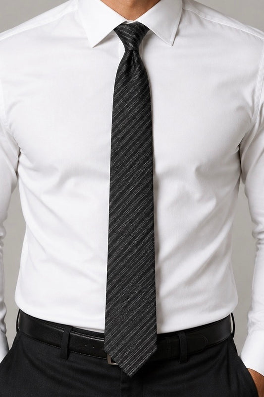 Vue sur la cravate porté par un homme Emporio Armani – Seconde main luxe – VestiaireFMR Genève Suisse