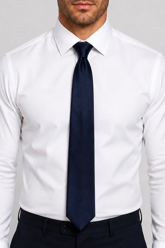 Vue sur la cravate porté par un homme en soie vintage Corneliani – Seconde main luxe – VestiaireFMR Genève Suisse