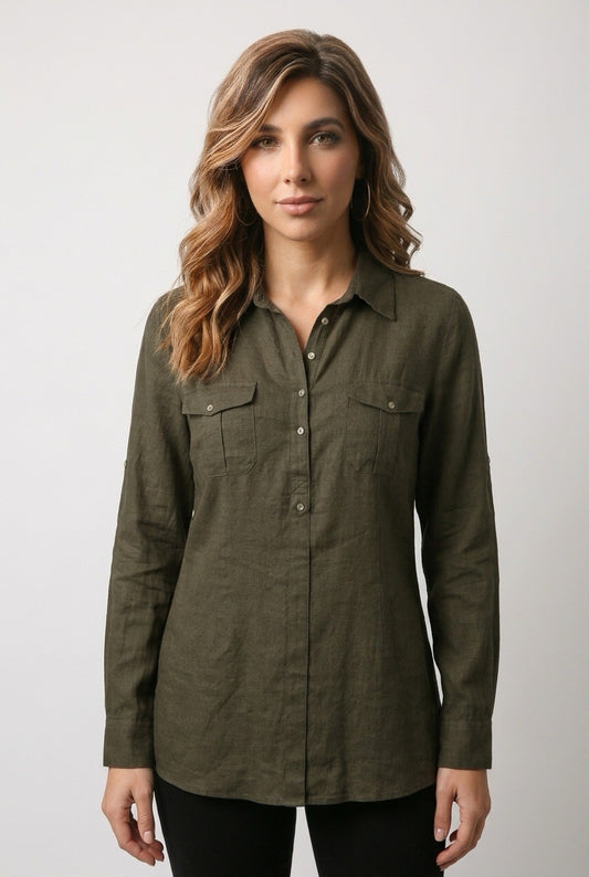 Femme portant une tunique en lin vert olive Alberto Bini  - Seconde main luxe - VestiaireFMR Genève Suisse