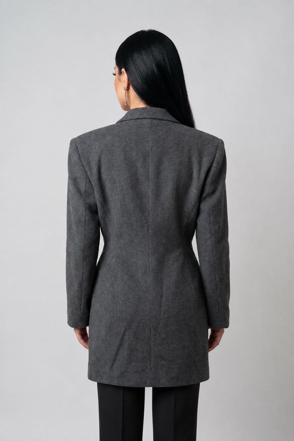 Escada by Margaretha Ley manteau anthracite, coupe longue légèrement cintrée vue de dos — Seconde Main VestiaireFMR