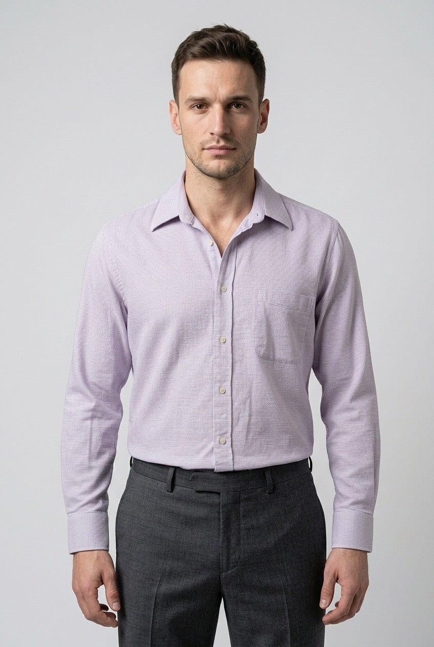 Homme de face portant une chemise en coton Balenciaga - Seconde main luxe – VestiaireFMR Genève Suisse
