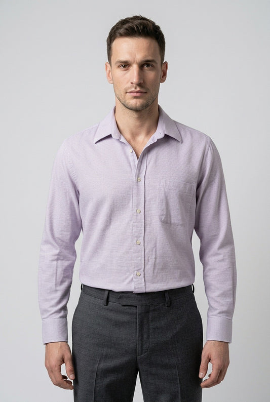 Homme de face portant une chemise en coton Balenciaga - Seconde main luxe – VestiaireFMR Genève Suisse