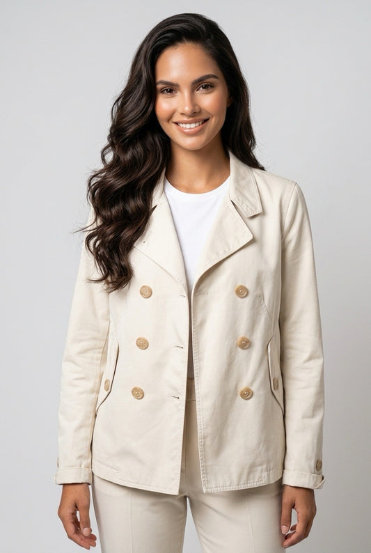 Femme portant une veste courte femme Herno – Seconde main luxe – VestiaireFMR Genève Suisse