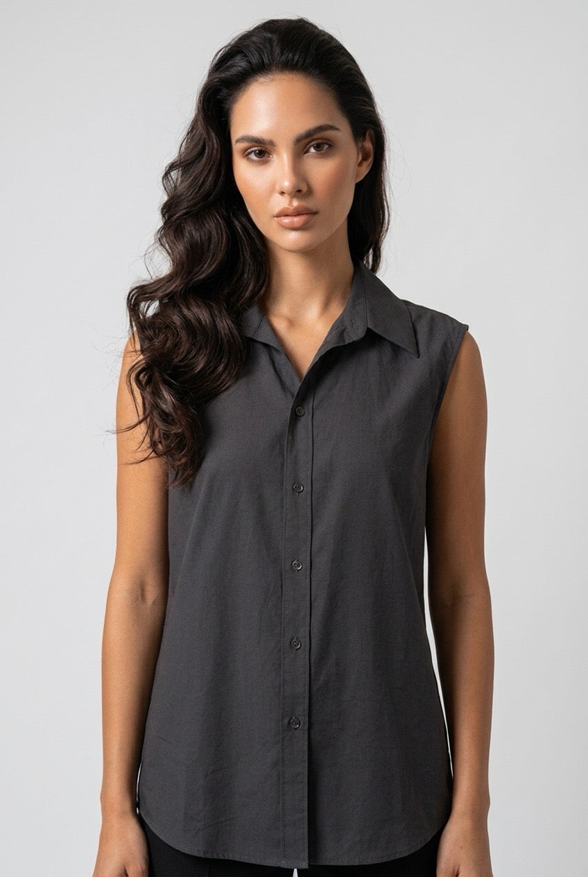Femme portant une blouse femme MARNI en soie – Seconde main luxe – VestiaireFMR Genève Suisse
